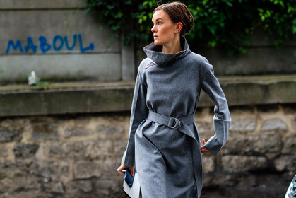 atmosphere details, detail, fashion week, frenchystyle, FW, grey dress, horizontal, jo ellison, jonathan paciullo, PARIS, PFW, SPRING SUMMER 2017, SS 17, street style