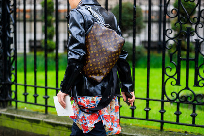 black jacket, brown bag, floral, flowers, graphic bag, leather bag, leather jacket, louis vuitton, monogram, printed bag, street style, jonathan paciullo, FW, frenchystyle, fashion week, LFW, LONDON, AUTUMN WINTER 2018-2019, AW 18-19, FALL WINTER 2018-2019, FW 18-19, horizontal, atmosphere details, detail