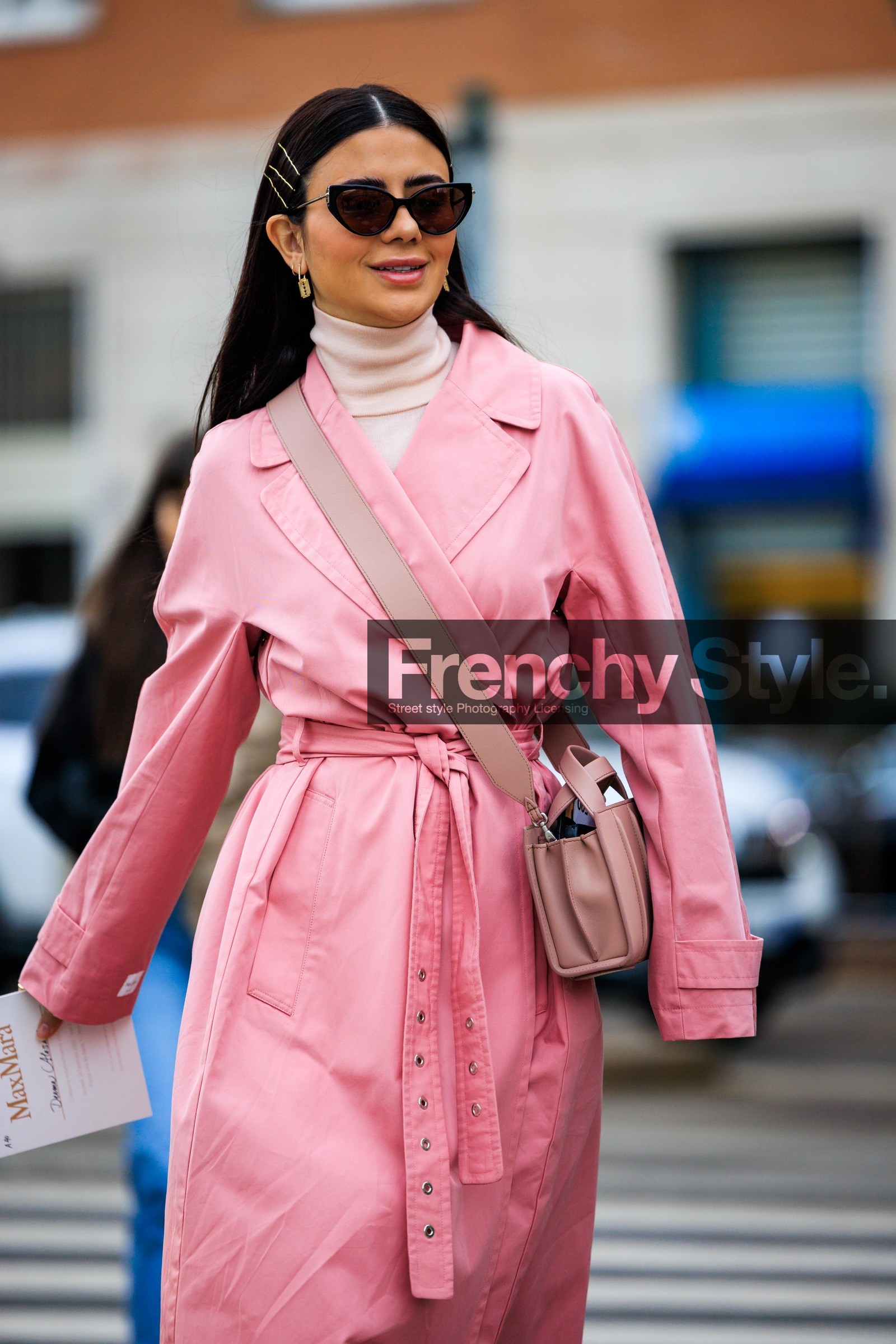 pink trench, pink crossbody bag, leather crossbody, white turtleneck, black boots, leather boots, black sunglasses, earrings, bobby pins hair, pink lips, close up, street style, jonathan paciullo, FW, frenchystyle, fashion week, MFW, MILAN, FALL WINTER 2022_2023, AUTUMN WINTER 2022-2023, FW 22-23, vertical, atmosphere details