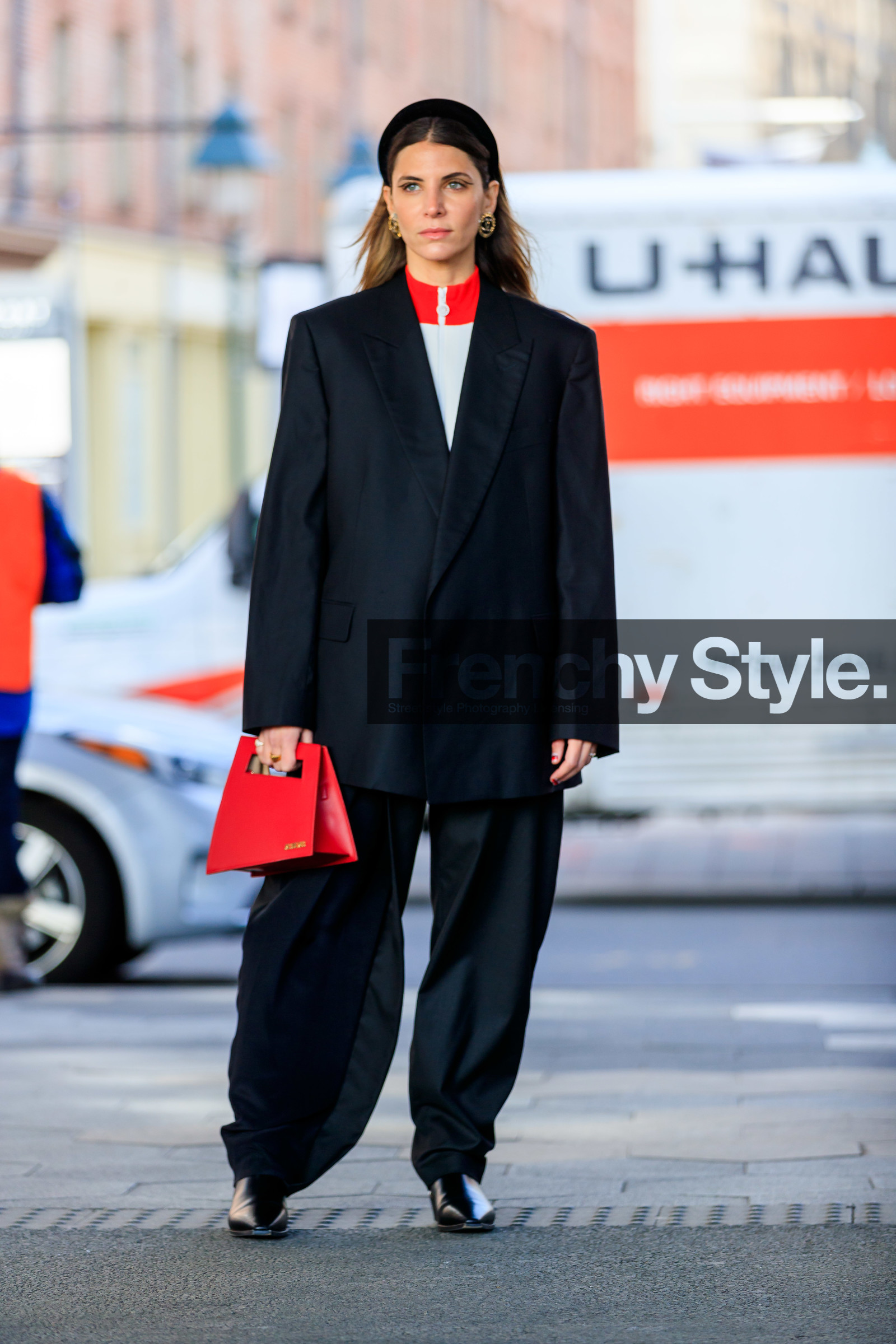 black jacket, black pants, black shoes, black suit, blazer, chanel, earrings, eyeliner, headband, jacquemus, jen wonders, leather bag, leather shoes, oversize, red bag, red sweater, trousers, street style, jonathan paciullo, frenchystyle, NYFW, NEW YORK, AUTUMN WINTER 2019-2020, AW 19-20, FALL WINTER 2019-2020, FW 19-20, fashion week, FW, vertical, full length