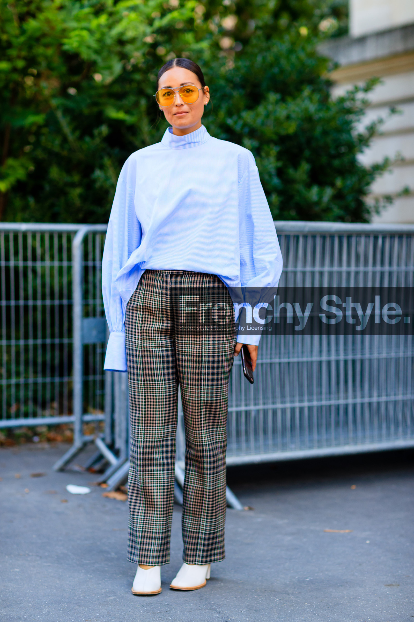 brown pants, fashion week, frenchystyle, full length, FW, geometric, graphic pants, jonathan paciullo, leather shoes, PARIS, PFW, plaid, printed pants, rachael wang, SPRING SUMMER 2017, SS 17, street style, striped pants, sunglasses, tartan, trousers, vertical, white shirt, white shoes