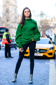 AUTUMN WINTER 2017-2018, AW 17-18, black denim, denim pants, FALL WINTER 2017-2018, fashion week, frenchystyle, full length, FW, FW 17-18, green sweater, high heels, jeans, jonathan paciullo, leather shoes, LFW, LONDON, printed boots, snake print, street style, trousers, vertical