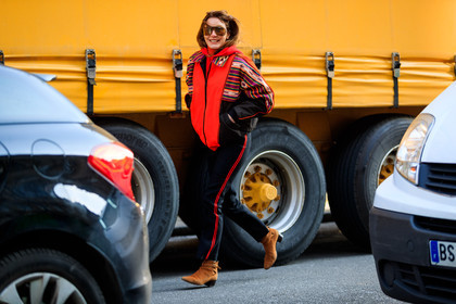 black pants, camel boots, graphic jacket, leather shoes, printed jacket, red jacket, sunglasses, trousers, street style, jonathan paciullo, FW, frenchystyle, fashion week, PFW, PARIS, AUTUMN WINTER 2018-2019, FALL WINTER 2018-2019, FW 18-19, horizontal, atmosphere details, full length, ece sukan