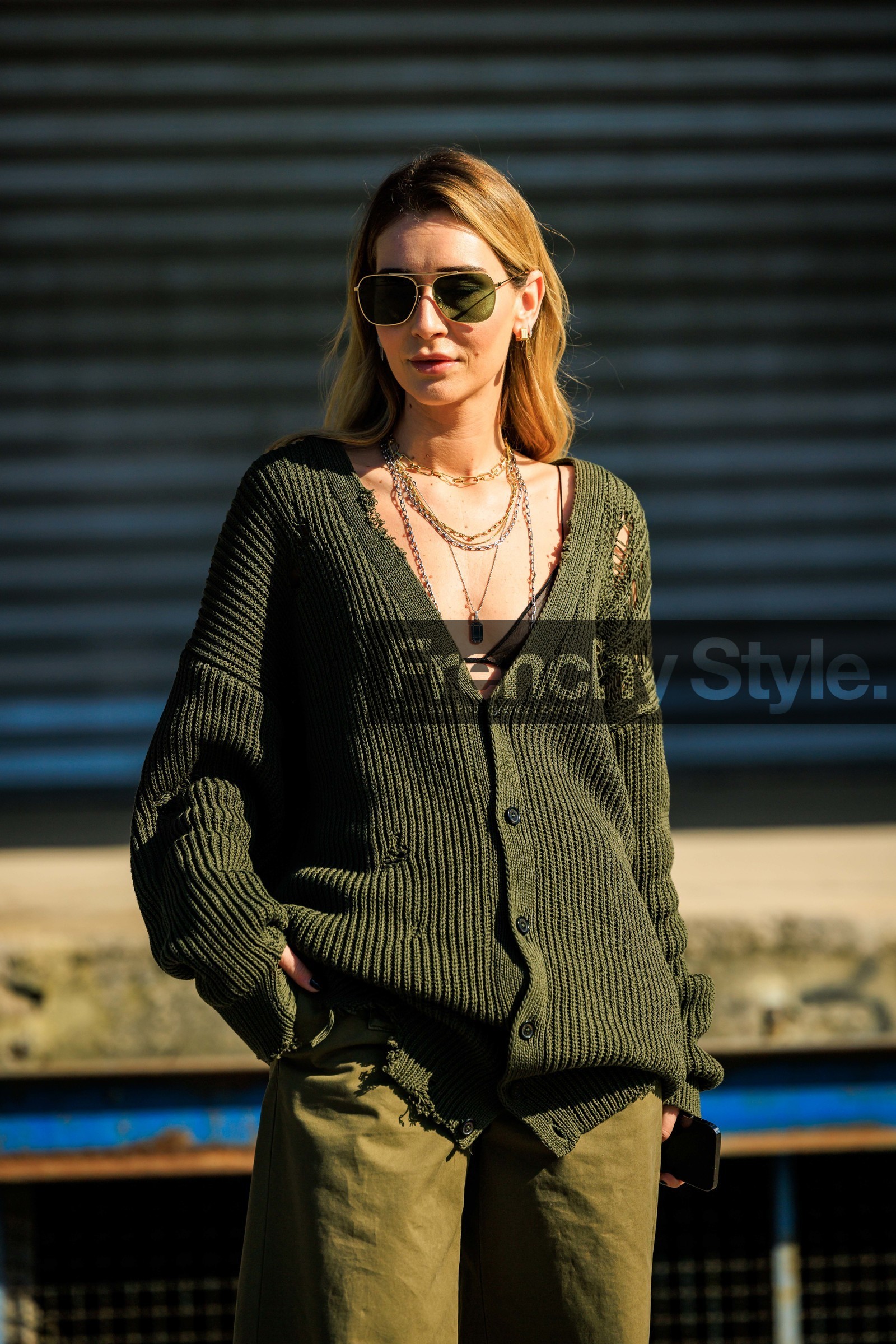 green cardigan, hole cardigan, knitted cardigan, black sunglasses, pilot sunglasses, green pants, chiara capitani, fashion week, frenchystyle, FW, jonathan paciullo, street style, vertical, atmosphere details, detail
