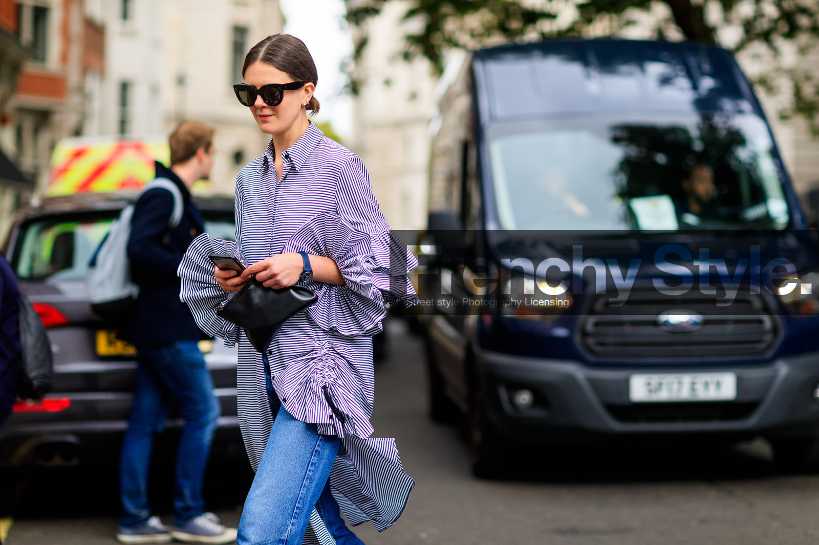 atmosphere details, black bag, blue denim, céline, denim pants, detail, fashion week, frenchystyle, FW, graphic dress, horizontal, jeans, jonathan paciullo, leather bag, LFW, LONDON, printed dress, ruffles, shirt dress, SPRING SUMMER 2018, SS 18, street style, striped dress, trousers