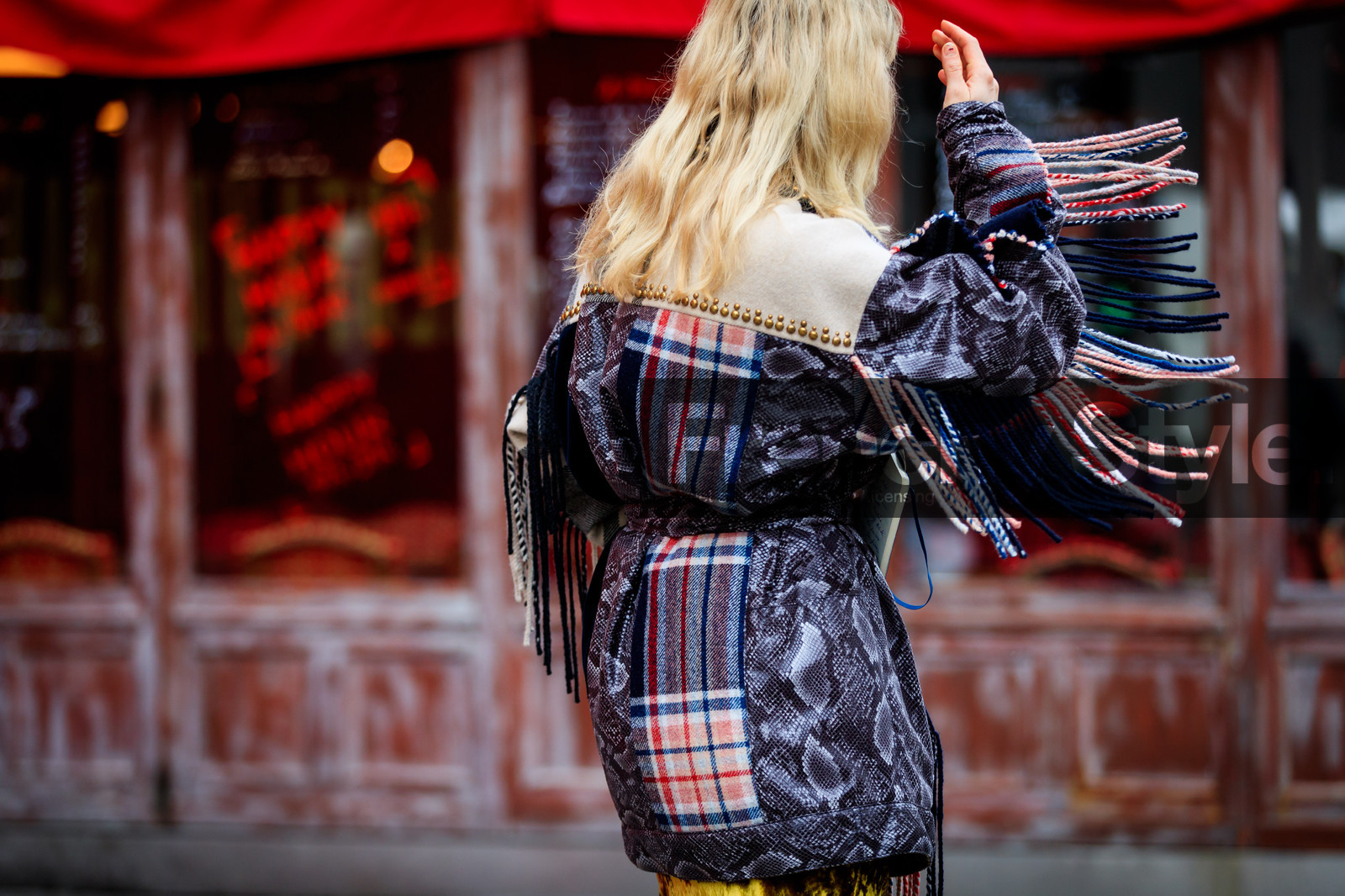 checked, fringes, graphic jacket, grey jacket, plaid, printed jacket, snake print, tartan, street style, jonathan paciullo, FW, frenchystyle, fashion week, PFW, PARIS, AUTUMN WINTER 2018-2019, FALL WINTER 2018-2019, FW 18-19, horizontal, atmosphere details, irina lakicevic