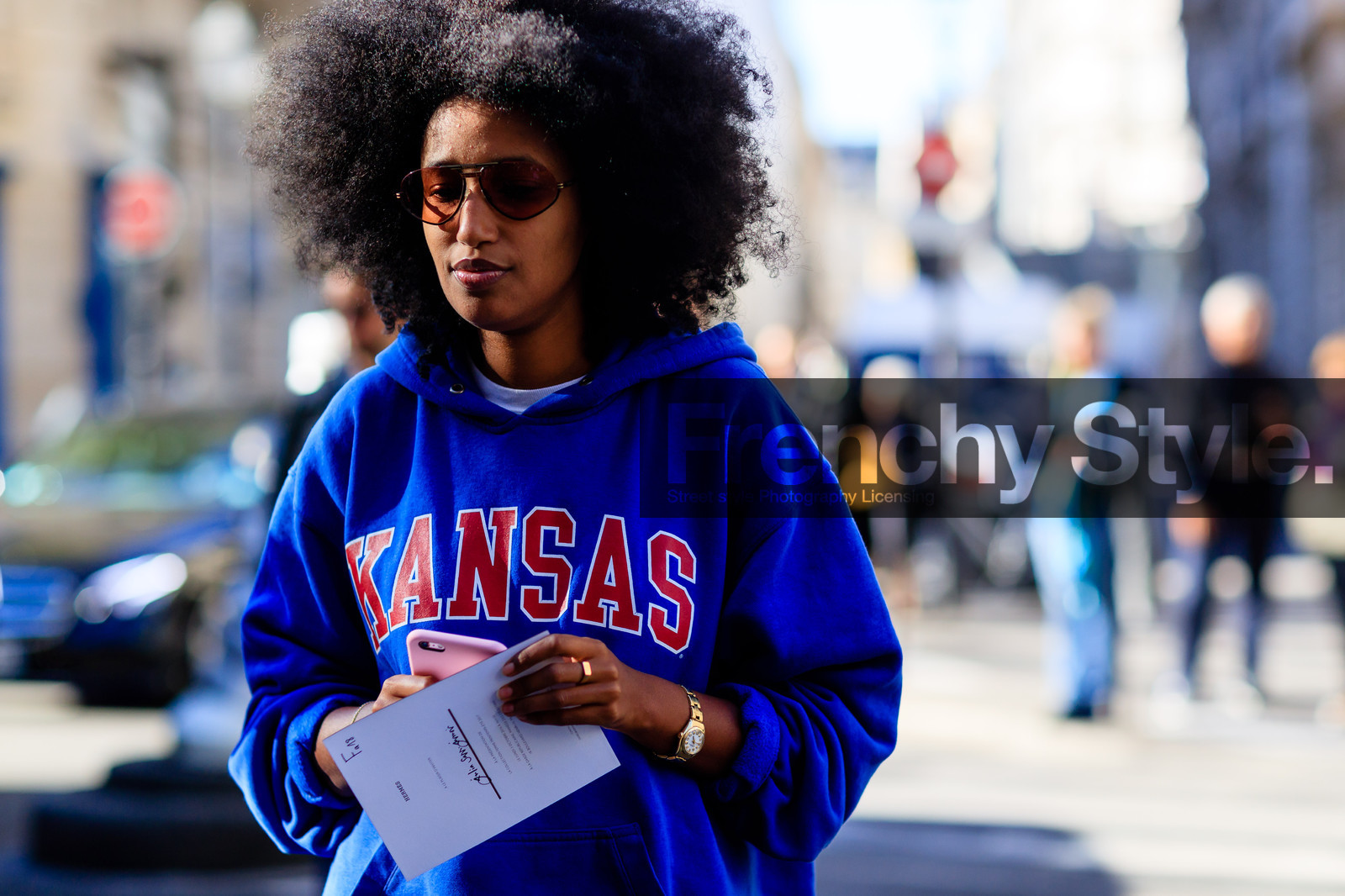 american, atmosphere details, blue sweater, detail, fashion week, frenchystyle, FW, hoodie, horizontal, jonathan paciullo, julia sarr jamois, julia sarr-jamois, PARIS, PFW, printed sweater, SPRING SUMMER 2017, SS 17, street style, sunglasses
