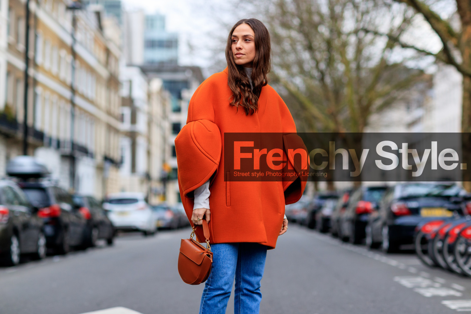 beige shoes, blue denim, brown bag, denim pants, high heels, jeans, leather bag, leather shoes, oversize, red jacket, trousers, street style, jonathan paciullo, FW, frenchystyle, fashion week, LFW, LONDON, AUTUMN WINTER 2018-2019, AW 18-19, FALL WINTER 2018-2019, FW 18-19, horizontal, atmosphere details, detail, erika boldrin