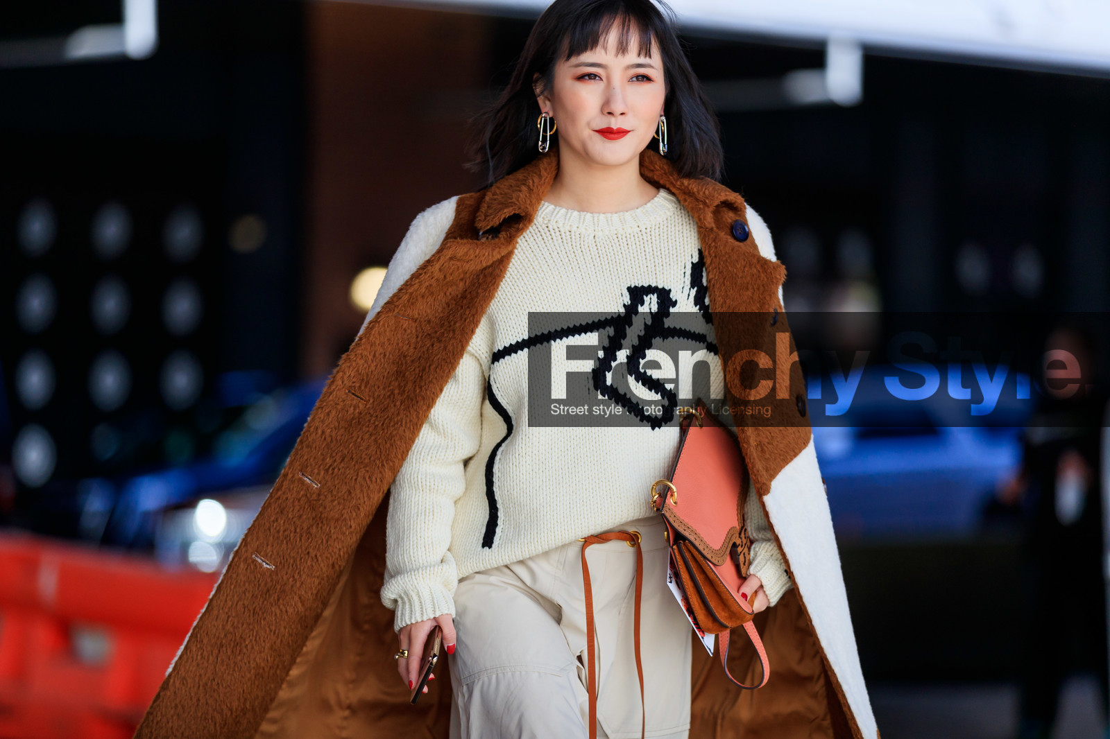 beige knit, beige skirt, brown coat, checked, graphic jacket, leather bag, over the shoulder, pink bag, plaid, printed jacket, street style, jonathan paciullo, frenchystyle, NYFW, NEW YORK, AUTUMN WINTER 2019-2020, AW 19-20, FALL WINTER 2019-2020, FW 19-20, fashion week, FW, atmosphere details, horizontal, detail