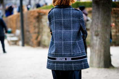 checked, christian dior, graphic jacket, grey jacket, plaid, printed jacket, street style, jonathan paciullo, FW, frenchystyle, fashion week, PFW, PARIS, AUTUMN WINTER 2018-2019, FALL WINTER 2018-2019, FW 18-19, horizontal, atmosphere details