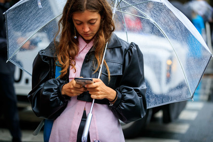 close up detail, black leather jacket, balloon sleeves, light pink shirt, cropped jacket, dangling earrings, pearl earrings, chain earrings, fashion week, frenchystyle, FW, jonathan paciullo, street style, SPRING SUMMER 2020, SS 20, PFW, PARIS, horizontal, atmosphere details, detail