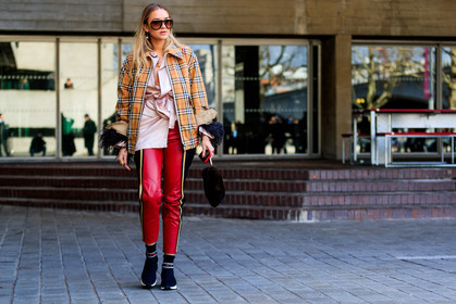 beige jacket, black shoes, black sneakers, brown bag, burberry, checked, fur bag, graphic jacket, graphic pants, leather pants, leather shoes, pink shirt, plaid, printed jacket, printed pants, red pants, sunglasses, tartan, trousers, street style, jonathan paciullo, FW, frenchystyle, fashion week, LFW, LONDON, AUTUMN WINTER 2018-2019, AW 18-19, FALL WINTER 2018-2019, FW 18-19, horizontal, atmosphere details, full length, nina sw, nina suess