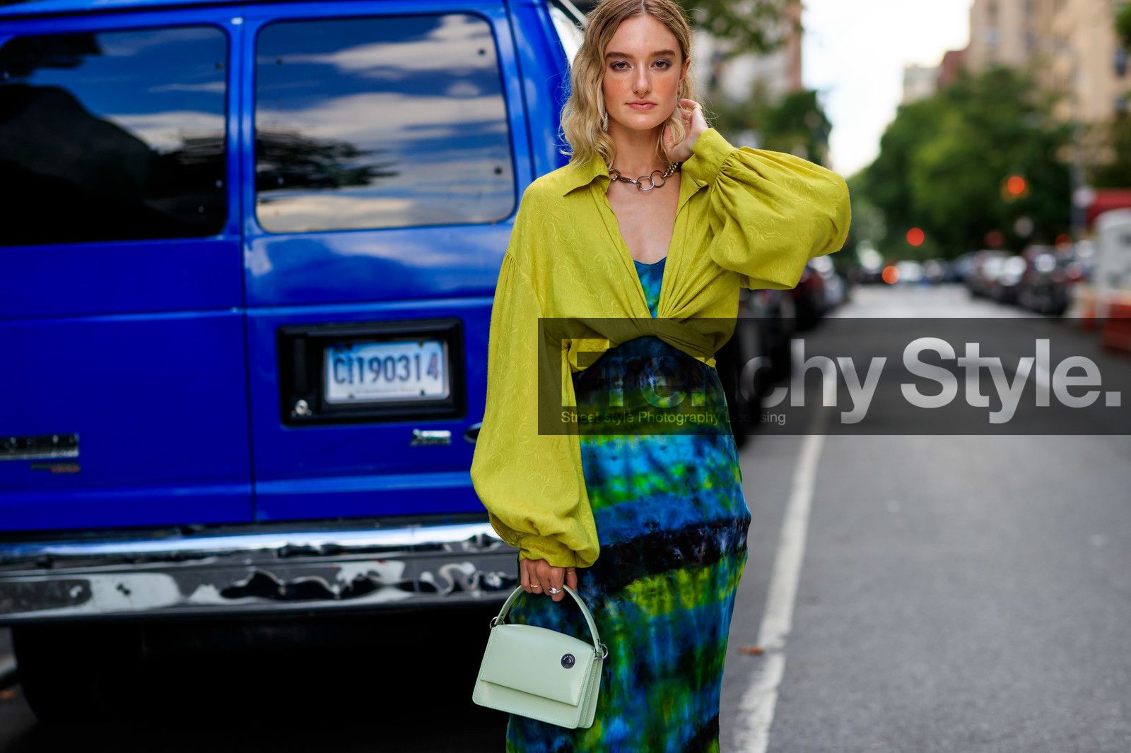 blue dress, graphic dress, green dress, hannah baxter, leather bag, necklace, printed dress, tie & die, white bag, yellow shirt, street style, jonathan paciullo, FW, frenchystyle, fashion week, NEW YORK, NYFW, SPRING SUMMER 2020, SS 20, horizontal, atmosphere details, detail