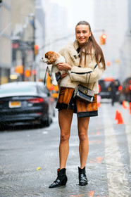 beige jacket, black bag, black shoes, brown bag, camel jacket, leather bag, leather shoes, mary leest, shearling, street style, jonathan paciullo, frenchystyle, NYFW, NEW YORK, AUTUMN WINTER 2019-2020, AW 19-20, FALL WINTER 2019-2020, FW 19-20, fashion week, FW, vertical, full length