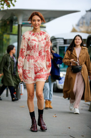 chloe dress, chloe bag, white leather bag, hand bag, animal skin bag, drape dress, white dress, red dress, printed dress, mini dress, long sleeves dress, burgundy leather boots, animal skin boots, socks boots, chloe shoes, dangling earrings, golden necklace, fashion week, frenchystyle, FW, jonathan paciullo, street style, SPRING SUMMER 2020, SS 20, PFW, PARIS, vertical, full length