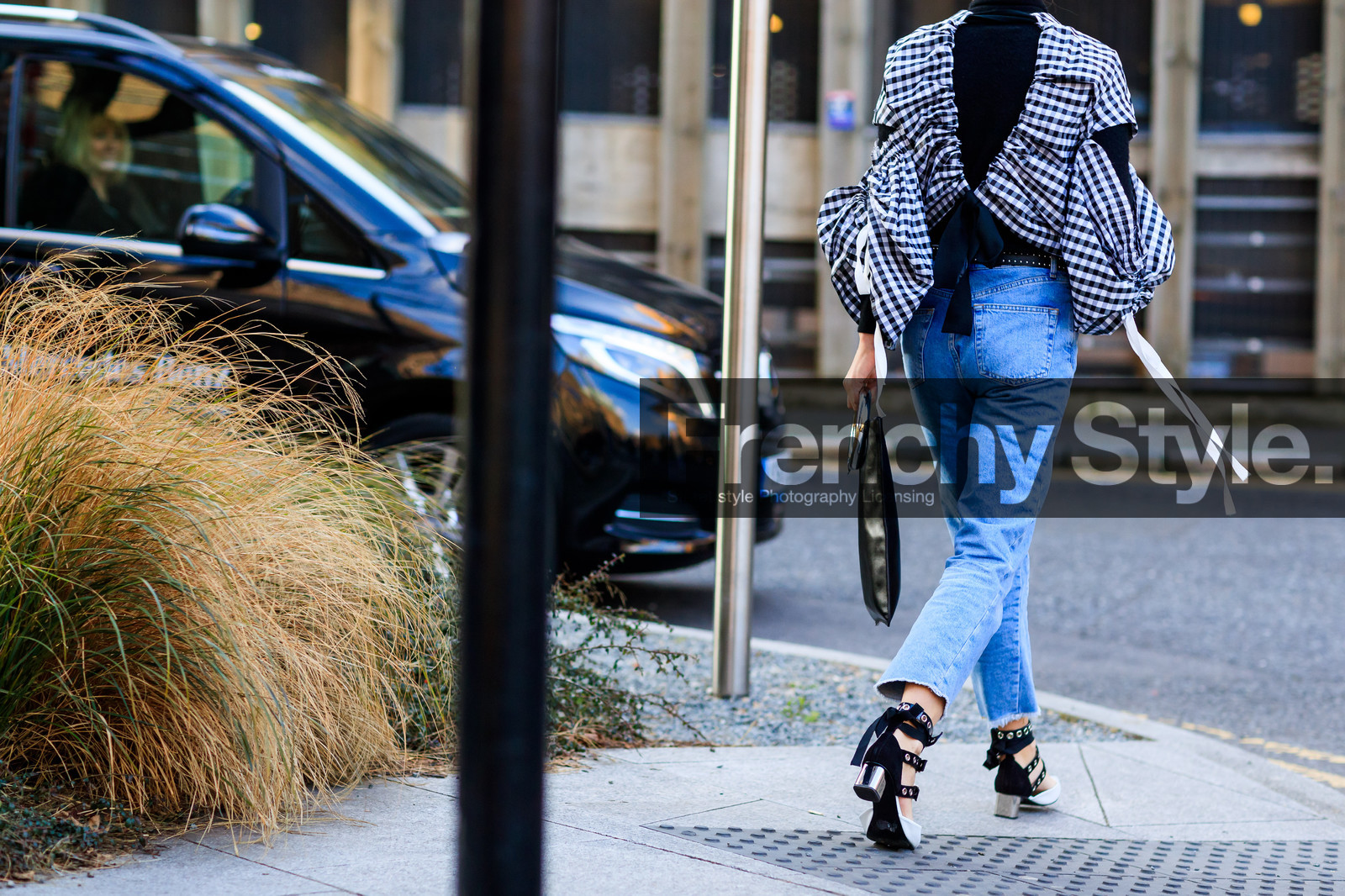 atmosphere details, AUTUMN WINTER 2017-2018, AW 17-18, back detail, black and white shoes, black bag, blue denim, checked top, denim pants, detail, FALL WINTER 2017-2018, fashion week, felicity kay, frenchystyle, FW, FW 17-18, gingham, graphic bag, graphic top, high heels, horizontal, jeans, jonathan paciullo, leather bag, leather shoes, LFW, LONDON, printed top, street style, trousers