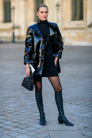 louis vuitton bag, louis vuitton dress, louis vuitton jacket, black polish jacket, black dress, black tights, black leather bag, black leather boots, zipped dress, hand bag, tight boots, high boots, flat boots, letter printed sweatshirt, fashion week, frenchystyle, FW, jonathan paciullo, street style, PFW, PARIS, vertical, full length
