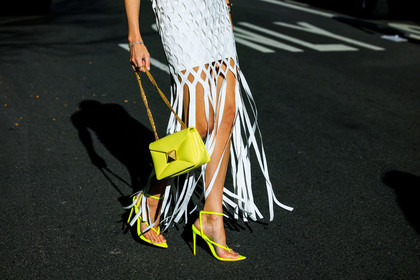 yellow mini bag, yellow heeled sandals, details, fishnet white knitted mini dress, leonie hanne, fashion week, frenchystyle, FW, jonathan paciullo, street style, NYFW, NEW YORK, AUTUMN WINTER 2022-2023, FALL WINTER 2022_2023, FW 22-23, atmosphere details, horizontal