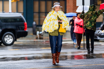 blue denim, brown boots, chanel, denim pants, graphic jacket, green jacket, hat, high boots, high heels, jeans, leather bag, leather shoes, printed jacket, trousers, white jacket, yellow bag, yellow jacket, street style, jonathan paciullo, FW, frenchystyle, fashion week, NYFW, NEW YORK, AUTUMN WINTER 2018-2019, AW 18-19, FALL WINTER 2018-2019, FW 18-19, atmosphere details, horizontal, full length, chloe king