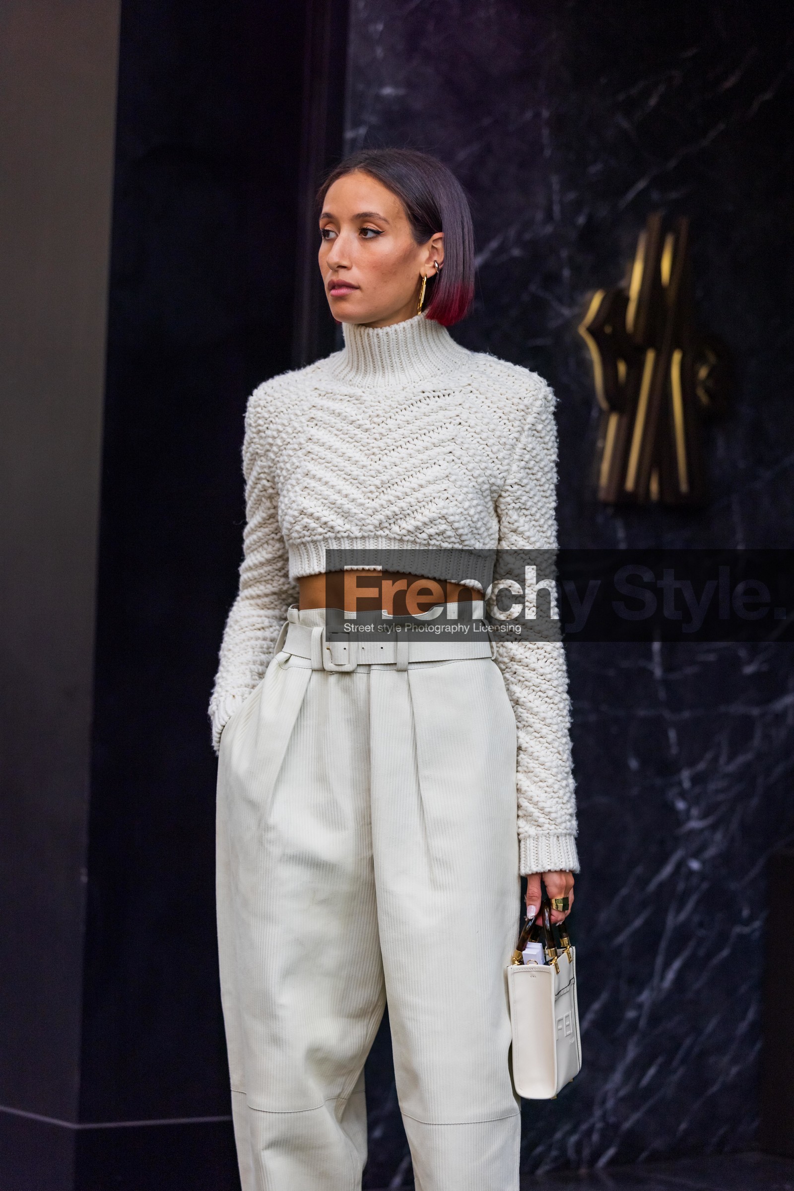 Alexandra Guerain, corduroy pants, crop knit, monochrome, pants, white knit, white monochrome, white pants, fashion week, frenchystyle, FW, jonathan paciullo, street style, MFW, MILAN, SPRING SUMMER 2022, SS 22, vertical, atmosphere details, detail