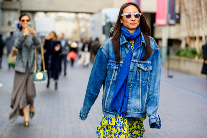 blue denim, blue scarf, denim jacket, floral, flowers, graphic skirt, printed skirt, sunglasses, yellow skirt, street style, jonathan paciullo, FW, frenchystyle, fashion week, LFW, LONDON, AUTUMN WINTER 2018-2019, AW 18-19, FALL WINTER 2018-2019, FW 18-19, horizontal, atmosphere details, detail, elizabeth von der goltz