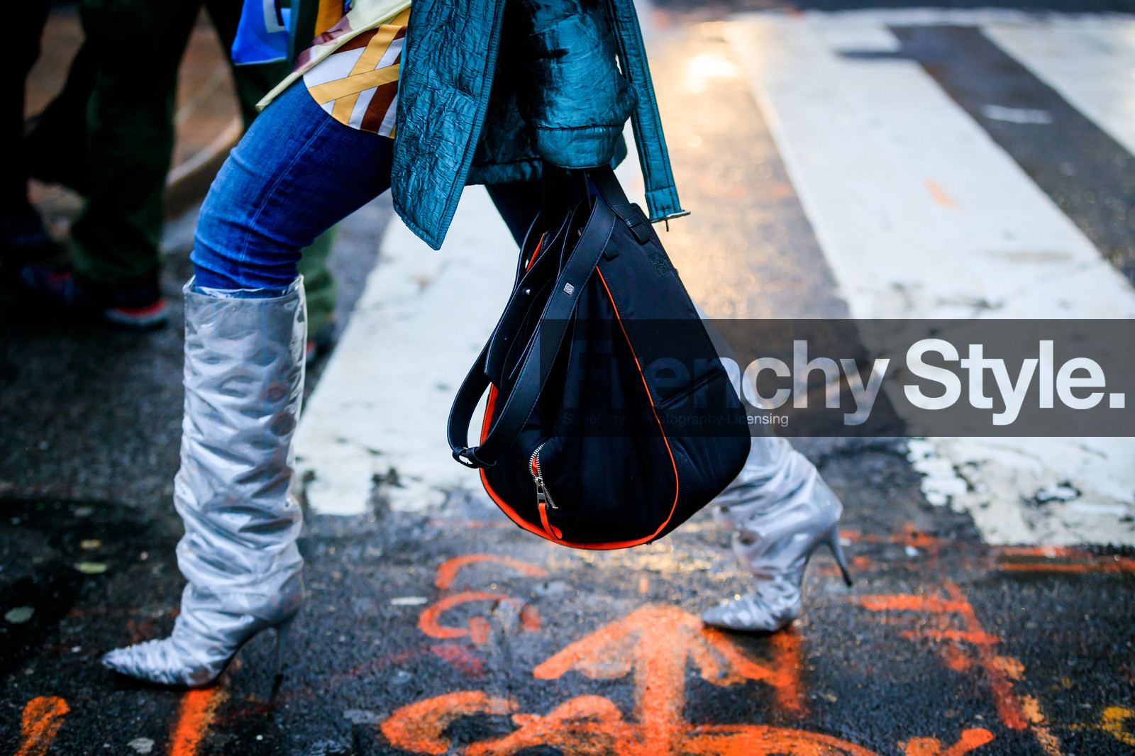 black bag, blue denim, denim pants, grey boots, high boots, high heels, jeans, jimmy choo, leather bag, leather shoes, loewe, off white, transparent shoes, trousers, street style, jonathan paciullo, FW, frenchystyle, fashion week, NYFW, NEW YORK, AUTUMN WINTER 2018-2019, AW 18-19, FALL WINTER 2018-2019, FW 18-19, atmosphere details, horizontal, detail, susie lau
