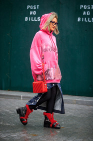 black shoes, blue denim, denim skirt, fur shoes, graphic bag, hoodie, leather bag, leather shoes, off white, oversize, pink sweater, printed bag, red bag, red fur, sunglasses, street style, jonathan paciullo, FW, frenchystyle, fashion week, NYFW, NEW YORK, AUTUMN WINTER 2018-2019, AW 18-19, FALL WINTER 2018-2019, FW 18-19, vertical, full length
