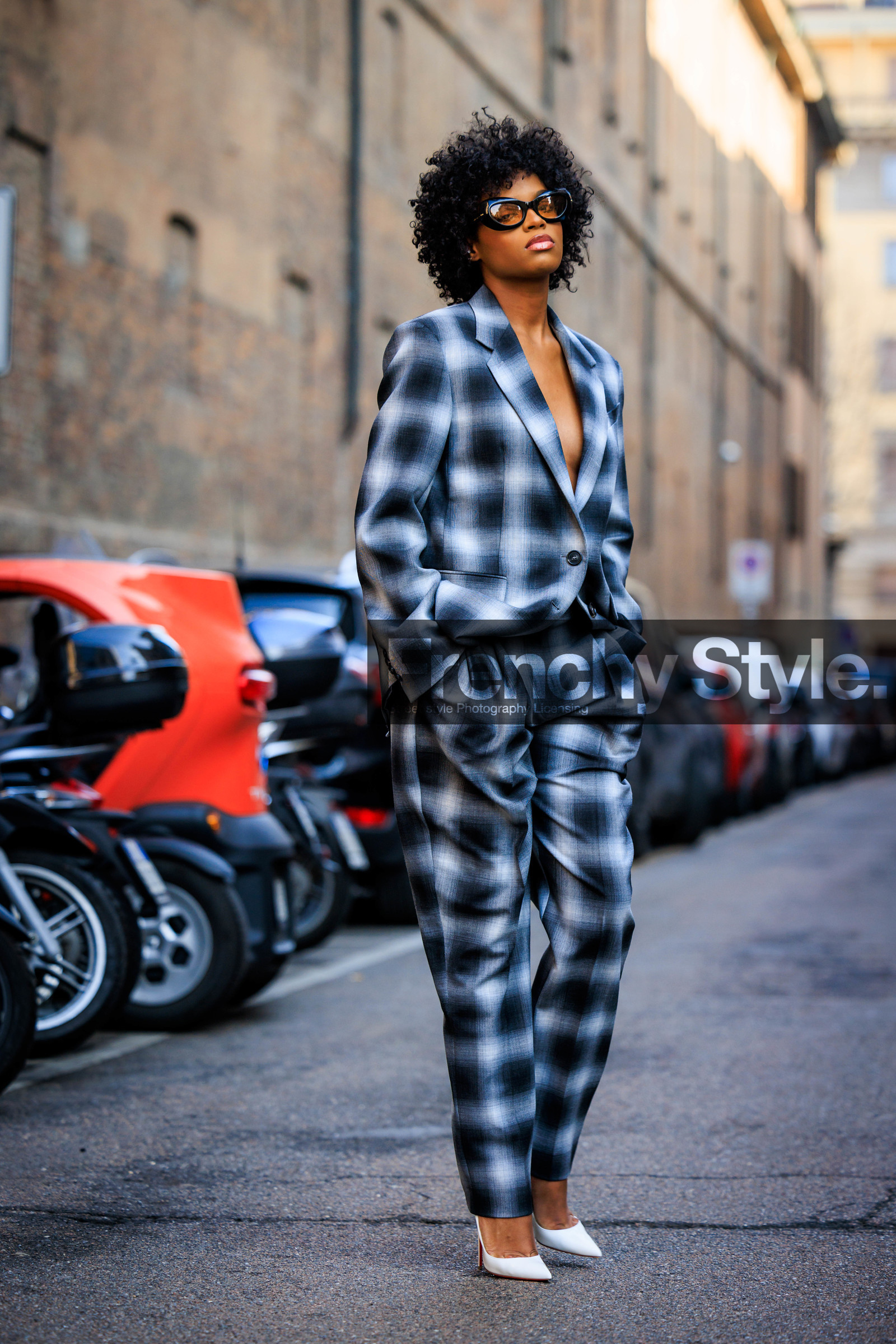 black sunglasses, plaid suit, black and white suit, afrohair, printed suit, white stilettos, didi stone, street style, jonathan paciullo, FW, frenchystyle, fashion week, MFW, MILAN, FALL WINTER 2022_2023, AUTUMN WINTER 2022-2023, FW 22-23, vertical, full length