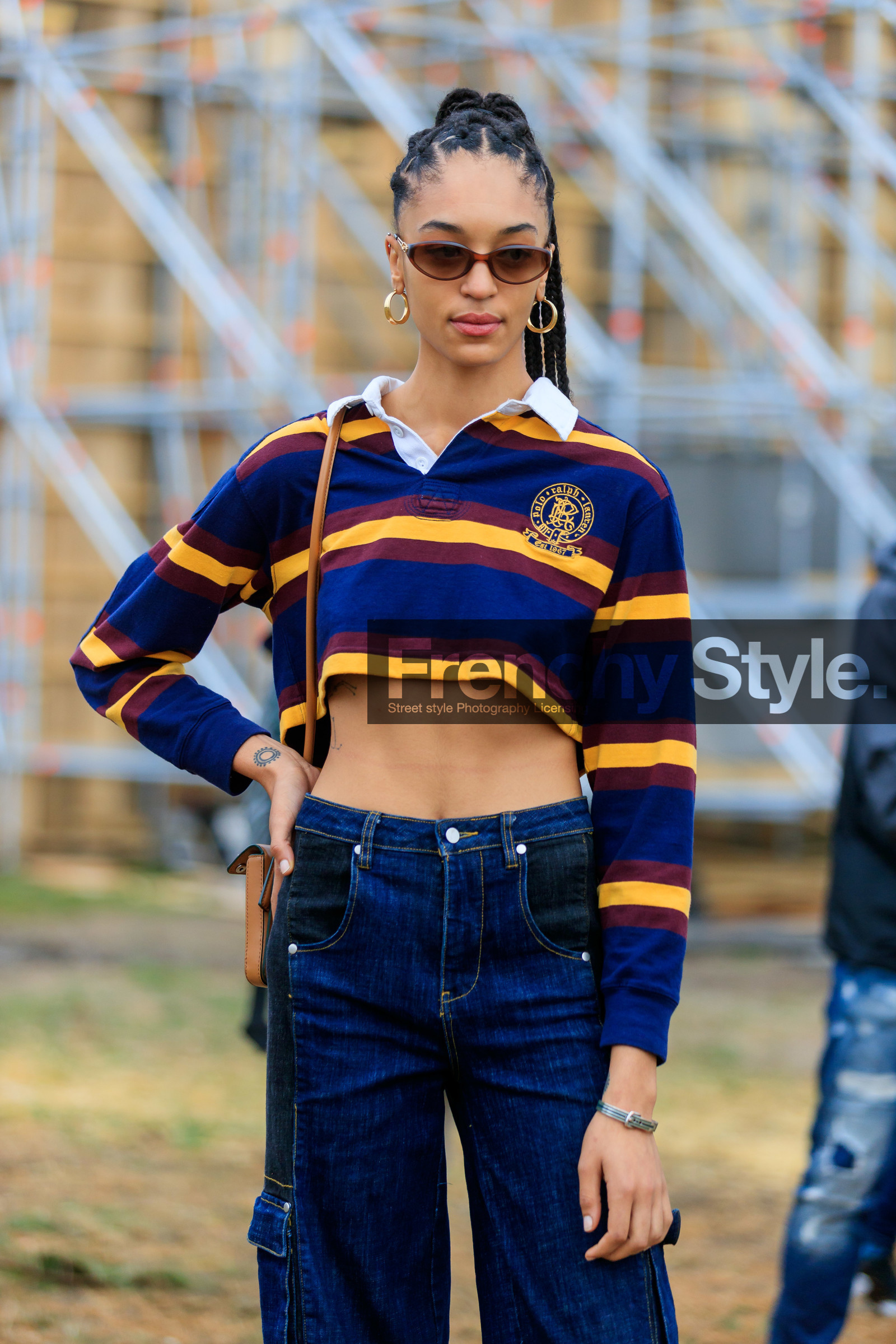 model, scale sunglasses, butterfly sunglasses, hoop earrings, golden earrings, ralph lauren polo shirt, cropped top, striped top, striped polo shirt, yellow polo shirt, blue polo shirt, burgundy polo shirt, denim, patchwork denim, patchwork jeans, black jeans, dark blue jeans, fashion week, frenchystyle, FW, jonathan paciullo, street style, SPRING SUMMER 2020, SS 20, PFW, PARIS, vertical, atmosphere details, detail
