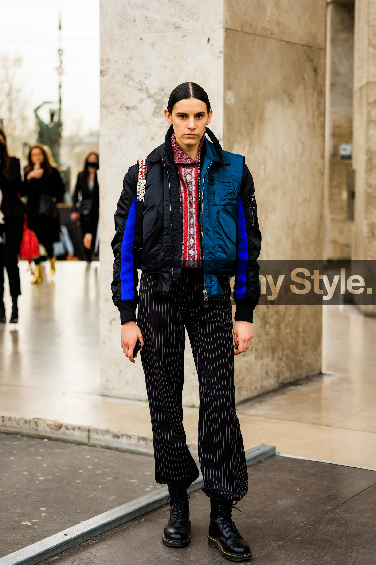 piggy tails, bomber jacket, dual toned jacker, nylon jacket, dark blue jacker, stripes trousers, black trousers, combat boots, doctor martens boots, model, fashion week, frenchystyle, FW, jonathan paciullo, street style, AUTUMN WINTER 2022-2023, FALL WINTER 2022_2023, FW 22-23, PFW, PARIS, vertical, full length