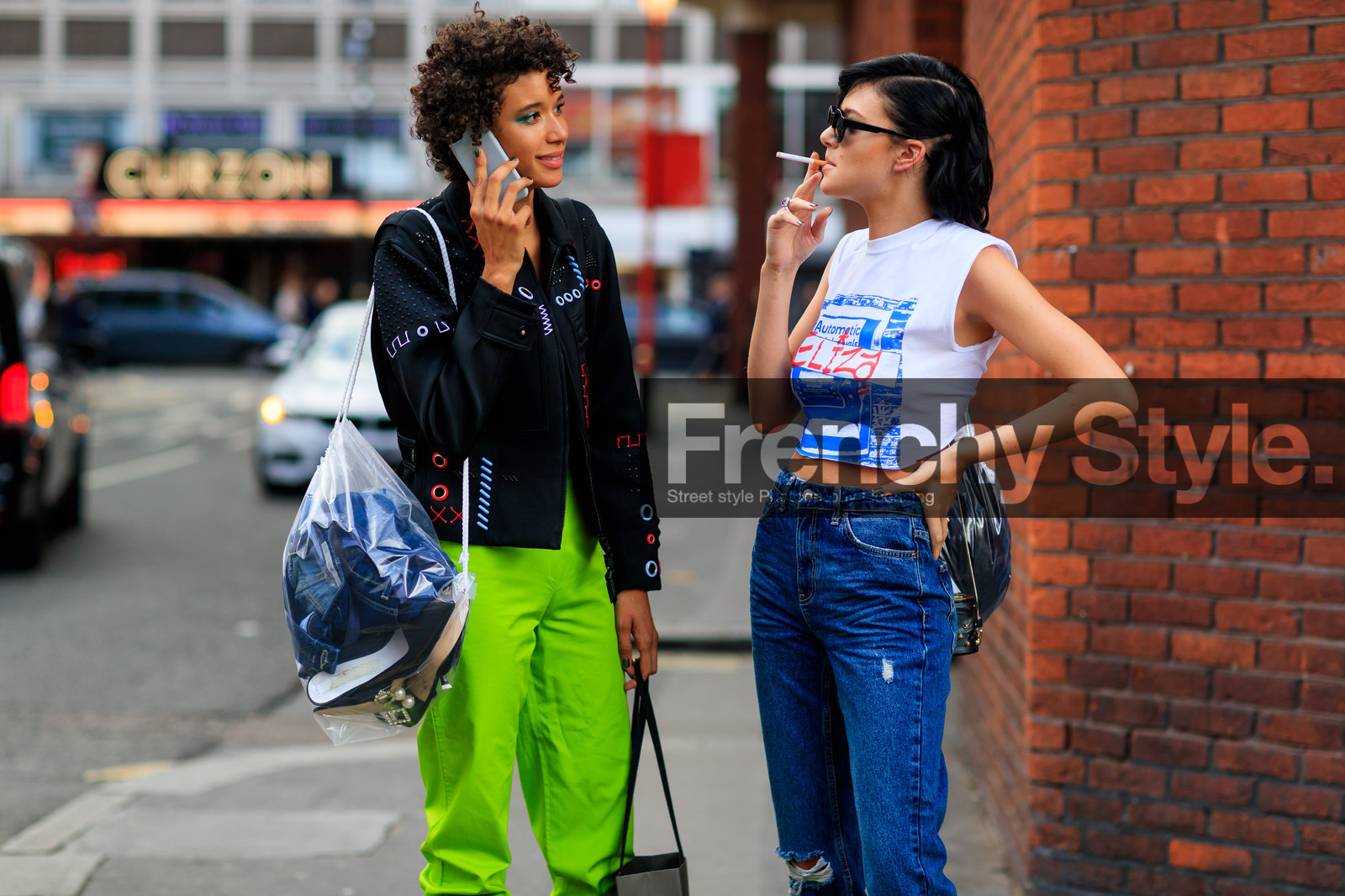 atmosphere details, black jacket, blue denim, courrèges, curly hair, denim pants, detail, eyeshadow, fashion week, frenchystyle, FW, green pants, horizontal, janiece dilone, jeans, jonathan paciullo, leather bag, LFW, LONDON, model, printed shirt, SPRING SUMMER 2018, SS 18, street style, transparent bag, trousers, white t shirt