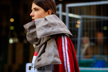 balenciaga, beige scarf, graphic jacket, printed jacket, red jacket, sportswear, street style, jonathan paciullo, FW, frenchystyle, fashion week, LFW, LONDON, AUTUMN WINTER 2018-2019, AW 18-19, FALL WINTER 2018-2019, FW 18-19, horizontal, atmosphere details, detail