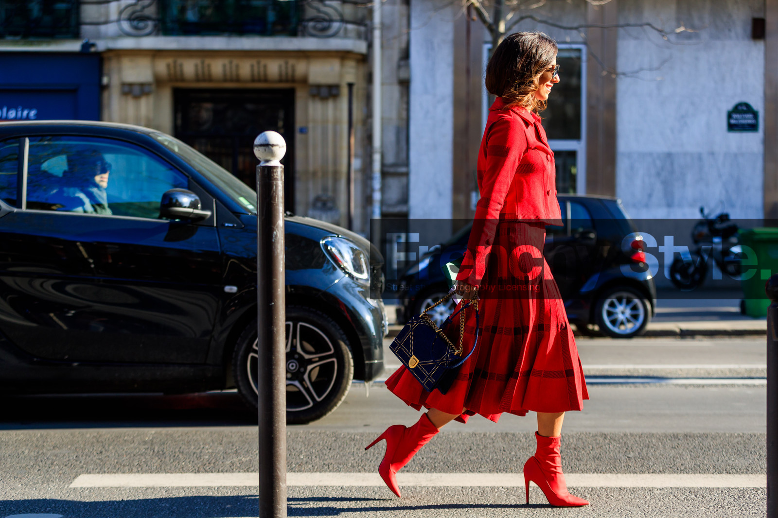 black bag, blue bag, christian dior, graphic bag, graphic jacket, graphic skirt, high heels, leather bag, leather shoes, pleated skirt, printed bag, printed jacket, printed skirt, red jacket, red shoes, red skirt, sunglasses, street style, jonathan paciullo, FW, frenchystyle, fashion week, PFW, PARIS, AUTUMN WINTER 2018-2019, FALL WINTER 2018-2019, FW 18-19, horizontal, atmosphere details, full length