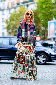 beige bag, dyed hair, fashion week, floral, flower, frenchystyle, full length, FW, jonathan paciullo, leather bag, multicolor jacket, PARIS, PFW, pink hair, pleated skirt, printed skirt, SPRING SUMMER 2017, SS 17, street style, studded bag, sunglasses, tweed jacket, valentino, vertical
