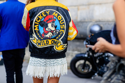 atmosphere details, back detail, black jacket, black perfecto, cartoon, detail, fashion week, frenchystyle, FW, horizontal, jonathan paciullo, leather jacket, mickey mouse, multicolor jacket, PARIS, PFW, printed jacket, SPRING SUMMER 2017, SS 17, street style