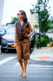 bermuda, brown jacket, brown shorts, camel bag, camel shoes, flip flops, leather bag, leather jacket, leather shoes, mary leest, sleeveless, sunglasses, street style, jonathan paciullo, FW, frenchystyle, fashion week, NEW YORK, NYFW, SPRING SUMMER 2020, SS 20, vertical, full length