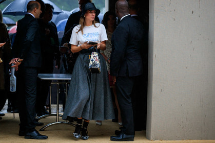 zina charkoplia, dior bag, dior belt, dior hat, dior skirt, dior earrings, dior total look, dior t-shirt, black hat, tulle hat, tulle details, black leather belt, pearl earrings, white t-shirt, letter printed t-shirt, dark grey skirt, white bag, embroidered bag, floral embroidered bag, black and white shoes, checked shoes, black socks, long skirt, lady dior bag, fashion week, frenchystyle, FW, jonathan paciullo, street style, SPRING SUMMER 2020, SS 20, PFW, PARIS, horizontal, atmosphere details, full length