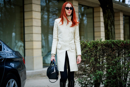 black bag, black leggings, high boots, leather bag, leather coat, red head, sunglasses, white coat, street style, jonathan paciullo, FW, frenchystyle, fashion week, PFW, PARIS, AUTUMN WINTER 2018-2019, FALL WINTER 2018-2019, FW 18-19, horizontal, atmosphere details, model, teddy quinlivan