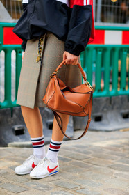balenciaga, beige skirt, brown bag, graphic jacket, graphic skirt, leather bag, leather shoes, loewe, nike, printed jacket, printed skirt, red jacket, sportswear, white sneakers, white socks, street style, jonathan paciullo, FW, frenchystyle, fashion week, LFW, LONDON, AUTUMN WINTER 2018-2019, AW 18-19, FALL WINTER 2018-2019, FW 18-19, vertical, atmosphere details, detail