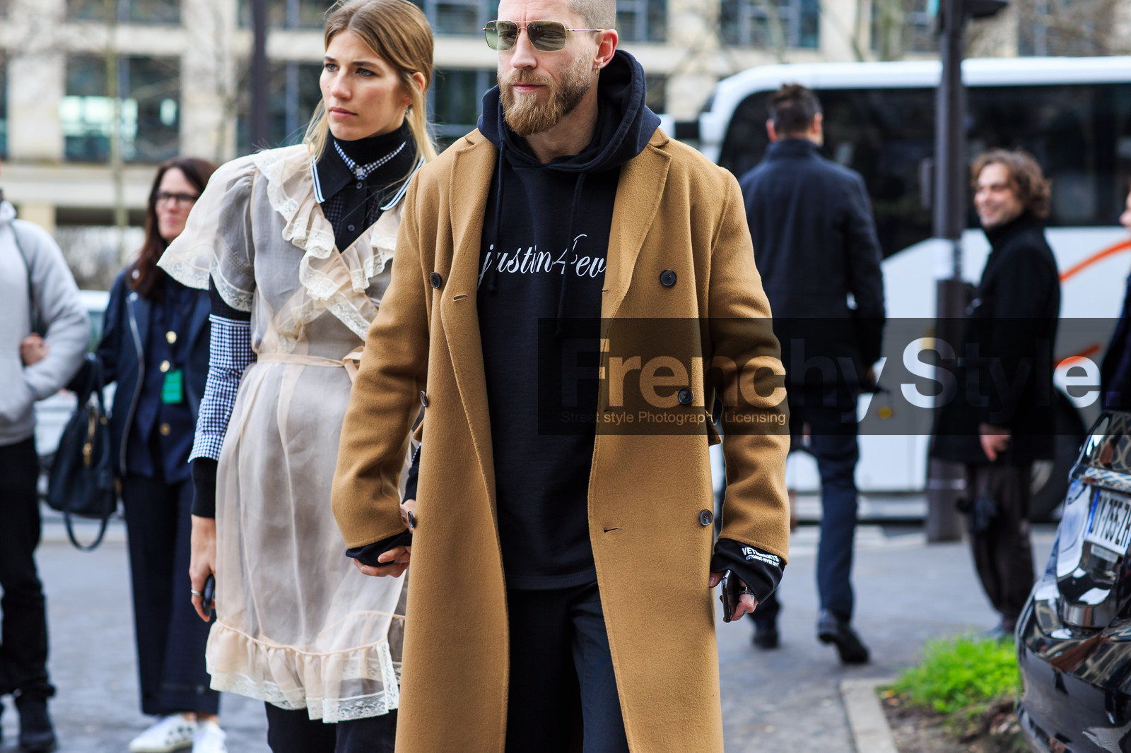 atmosphere details, AUTUMN WINTER 2016-2017, AW 16-17, beige coat, black pants, black sweater, check shirt, detail, FALL WINTER 2016-2017, fashion week, frenchystyle, FW, FW 16-17, hoodie, horizontal, jonathan paciullo, justin o'shea, overcoat, PARIS, PFW, pink dress, printed sweater, see through, sheer dress, street style, sunglasses, trousers, veronika heilbrunner