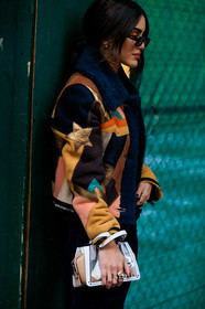 beige bag, camila coelho, coach, graphic bag, graphic jacket, leather bag, leather jacket, patchwork, printed bag, printed jacket, shearling, stars, sunglasses, street style, jonathan paciullo, frenchystyle, NYFW, NEW YORK, AUTUMN WINTER 2019-2020, AW 19-20, FALL WINTER 2019-2020, FW 19-20, fashion week, FW, vertical, atmosphere details, detail
