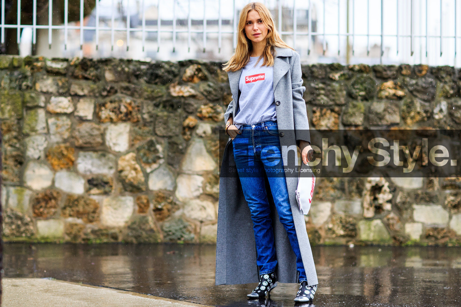 atmosphere details, AUTUMN WINTER 2016-2017, AW 16-17, black boots, blue denim, denim pants, FALL WINTER 2016-2017, fashion week, frenchystyle, full length, FW, FW 16-17, grey coat, grey t shirt, horizontal, jeans, jonathan paciullo, leather bag, leather boots, loewe, long coat, long hair, overcoat, PARIS, pernille teisbaek, PFW, printed bag, printed t shirt, street style, studs, supreme, trousers, white bag