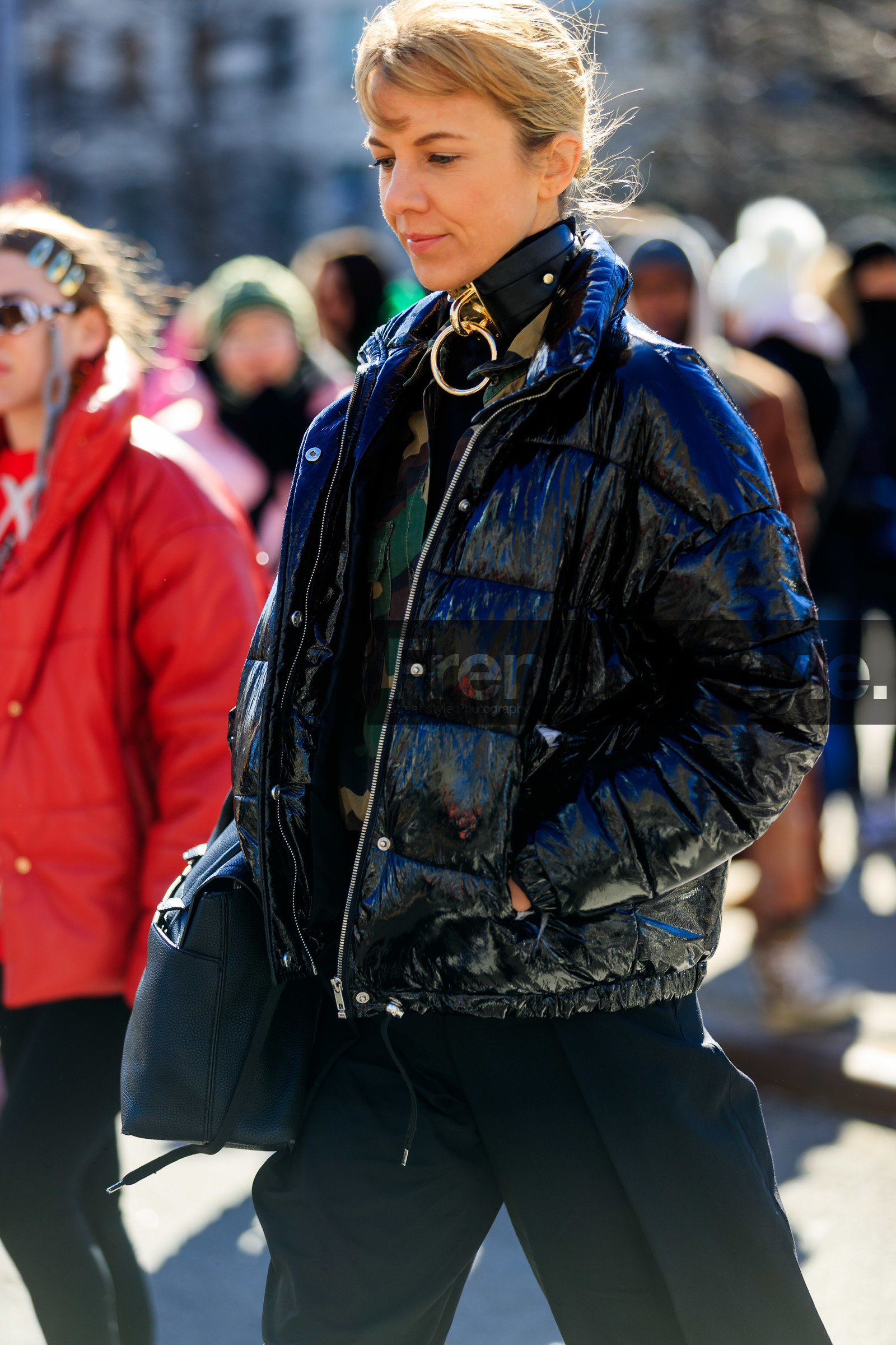 black bag, black jacket, black pants, choker, down jacket, leather bag, necklace, tone on tone, total look black, trousers, street style, jonathan paciullo, frenchystyle, NYFW, NEW YORK, AUTUMN WINTER 2019-2020, AW 19-20, FALL WINTER 2019-2020, FW 19-20, fashion week, FW, vertical, atmosphere details, detail