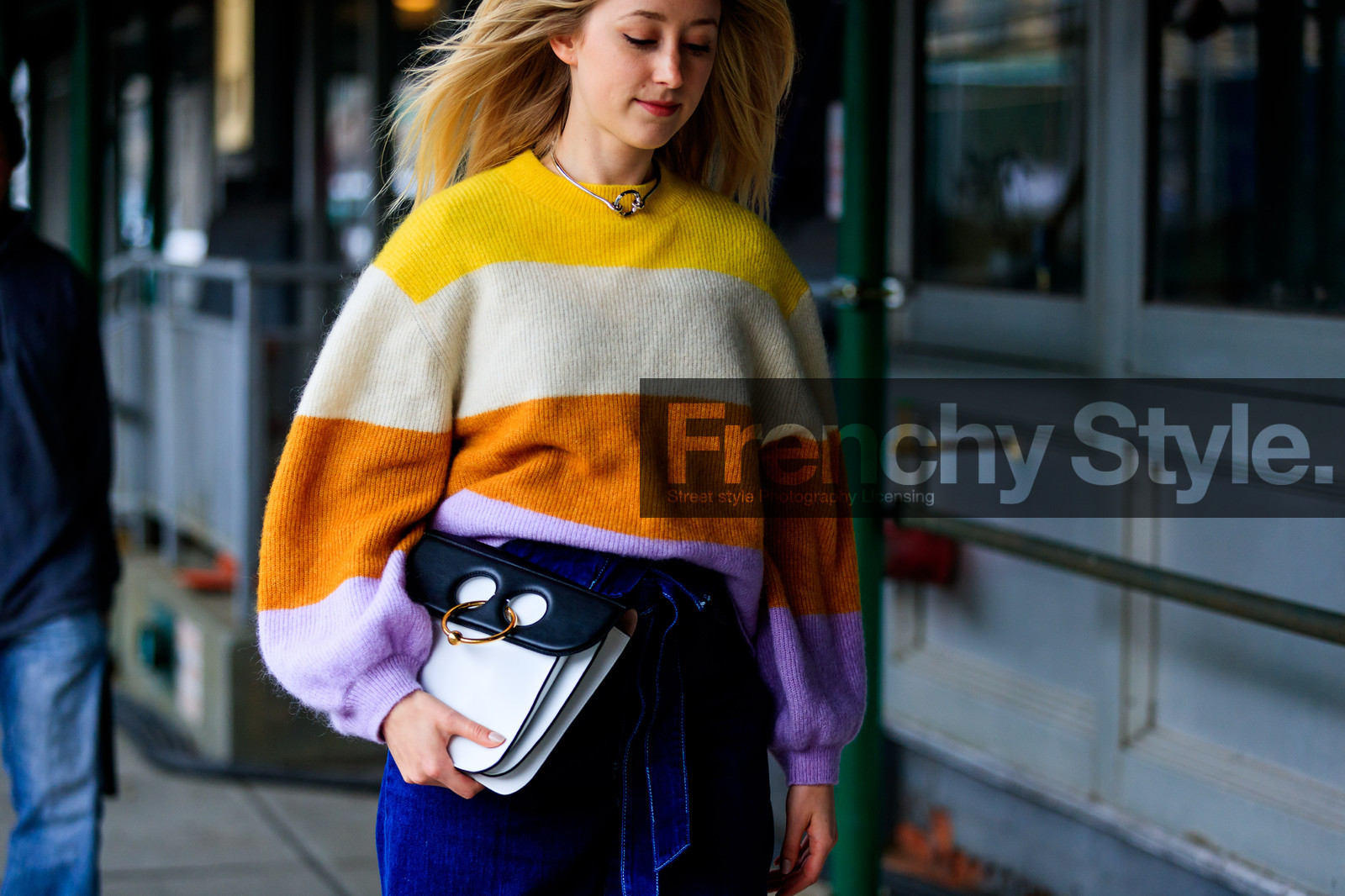 black and white bag, blue denim, denim pants, jeans, jw anderson, leather bag, multicolor sweater, orange, purple, striped sweater, trousers, yellow, street style, jonathan paciullo, FW, frenchystyle, fashion week, NYFW, NEW YORK, AUTUMN WINTER 2018-2019, AW 18-19, FALL WINTER 2018-2019, FW 18-19, atmosphere details, horizontal, detail