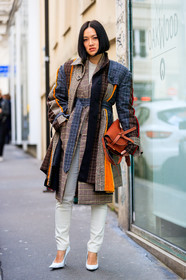brown bag, brown jacket, checked, denim pants, graphic jacket, high heels, jeans, leather bag, leather shoes, loewe, patchwork, plaid, printed jacket, trousers, white denim, street style, jonathan paciullo, FW, frenchystyle, fashion week, PFW, PARIS, AUTUMN WINTER 2018-2019, FALL WINTER 2018-2019, FW 18-19, vertical, full length, Tiffany Hsu