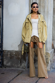 beige jacket, beige pants, bustier, cream bustier, cut out, jacquemus bag, Karina Nigay, khaki bag, small bag, suede bag, fashion week, frenchystyle, FW, jonathan paciullo, street style, MFW, MILAN, SPRING SUMMER 2022, SS 22, vertical, full length