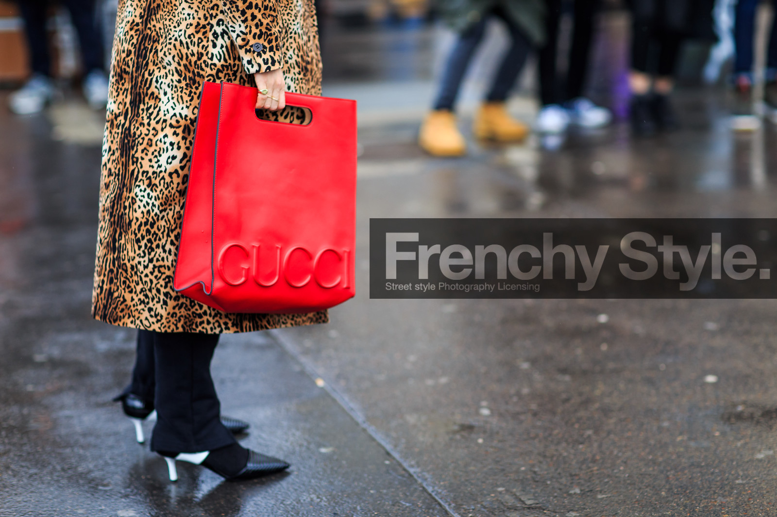 animal print, atmosphere details, AUTUMN WINTER 2016-2017, AW 16-17, black pants, black shoes, detail, FALL WINTER 2016-2017, fashion week, frenchystyle, FW, FW 16-17, gucci, horizontal, jonathan paciullo, leather bag, leather shoes, leopard coat, leopard print, louis vuitton, PARIS, pernille teisbaek, PFW, red bag, street style, sweatpants, vêtements