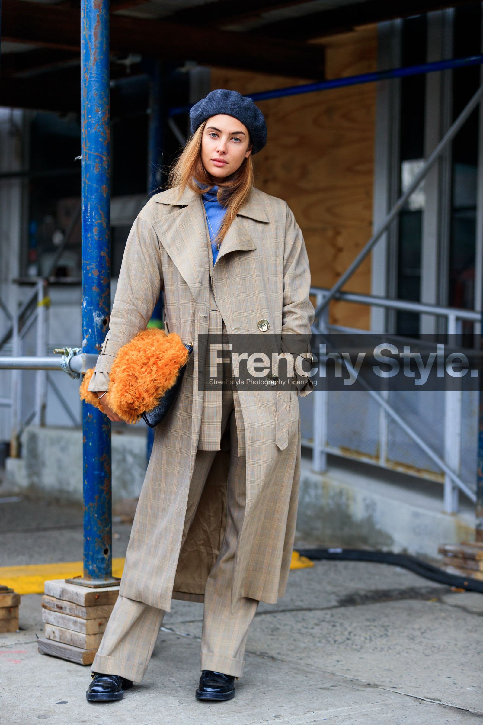 beige coat, beige pants, beret, black hat, black shoes, checked, fur bag, leather bag, leather shoes, orange bag, plaid, tartan, trousers, street style, jonathan paciullo, FW, frenchystyle, fashion week, NYFW, NEW YORK, AUTUMN WINTER 2018-2019, AW 18-19, FALL WINTER 2018-2019, FW 18-19, vertical, full length, jaime ridge