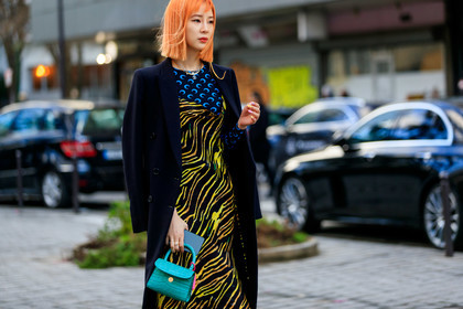 irene kim, yellow dress, striped dress, black dress, zebra printed dress, long dress, blue top, bicolor dress, bicolor top, monogrammed top, black coat, green leather bag, animal skin bag, mini bag, hand bag, marine serre top, multi necklace, silver necklace, golden necklace, chanel necklace, technical fabric top, marine serre dress, fashion week, frenchystyle, FW, jonathan paciullo, street style, PFW, PARIS, AUTUMN WINTER 2020-2021, FALL WINTER 2020-2021, FW 20-21, horizontal, detail, atmosphere details
