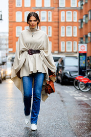 beige knit, blue denim, brown bag, brown belt, denim pants, high heels, jeans, leather bag, leather belt, leather shoes, loewe, poncho, trousers, white boots, street style, jonathan paciullo, FW, frenchystyle, fashion week, LFW, LONDON, AUTUMN WINTER 2018-2019, AW 18-19, FALL WINTER 2018-2019, FW 18-19, vertical, full length, doina ciobanu